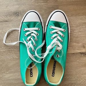 Green Converse-Women’s size 8. Mens size 6. New
